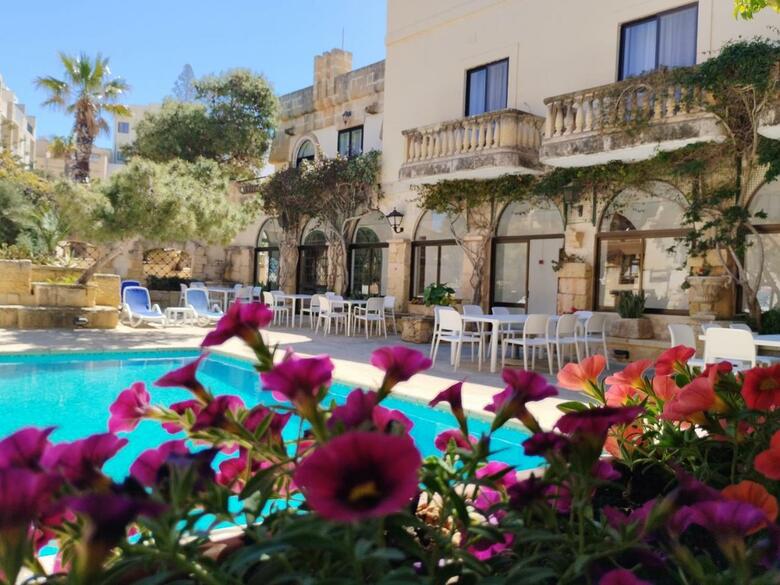 Hotel Cornucopia