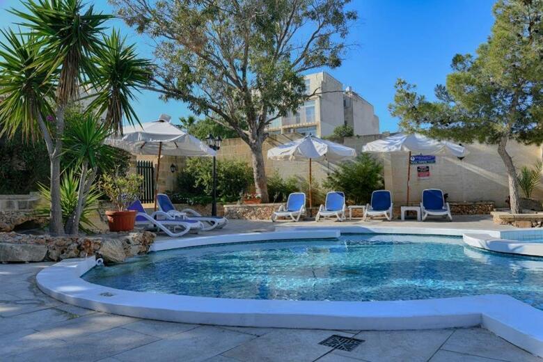 Hotel Cornucopia