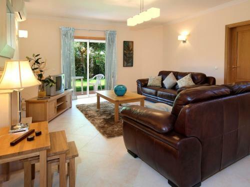 Hostal Oasis Parque Country Club