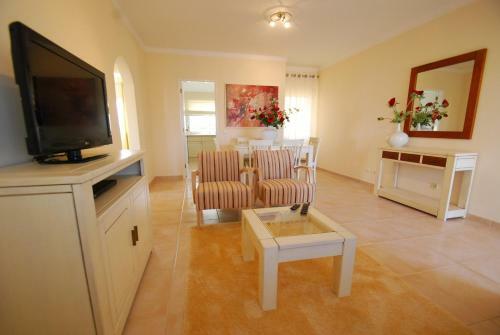 Hostal Oasis Parque Country Club