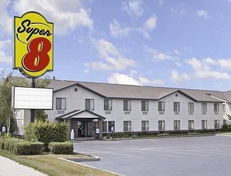 Hotel Super 8 Delavan Near Lake Geneva
