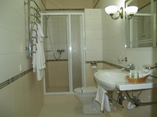 Atrium Hotel
