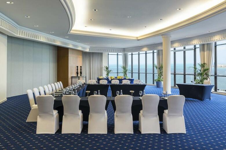 Hotel Le Royal Meridien Beach Resort And Spa