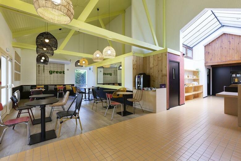 Kyriad Villeneuve La Garenne Hotel