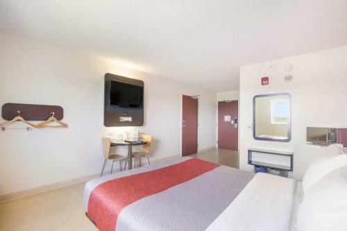 Motel 6 Kingston Ontario
