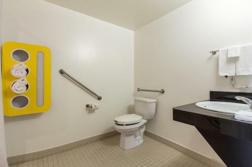 Motel 6 Kingston Ontario