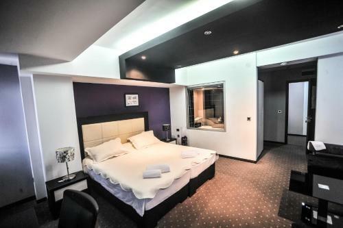 B&B Rose