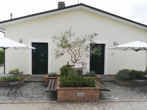 Hostal Terra Dei Santi Country House