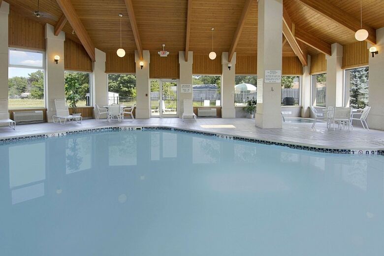 Hotel Baymont Inn And Suites Dowagiac
