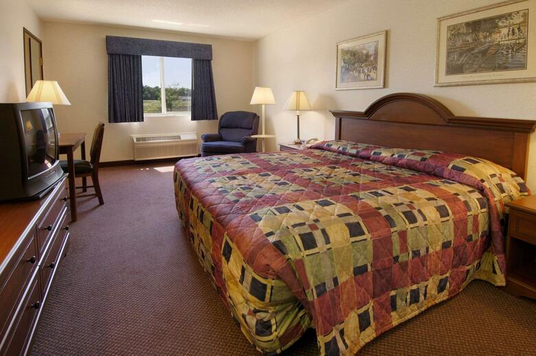 Hotel Baymont Inn And Suites Dowagiac