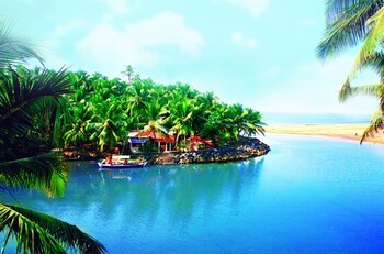Hotel Beach And Lake Ayurvedic Resort