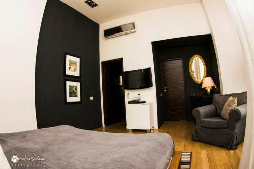 Qiu Hotel Rooms