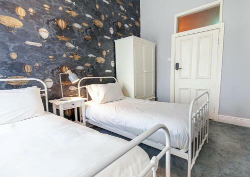 The Valley House Hostel & Bar