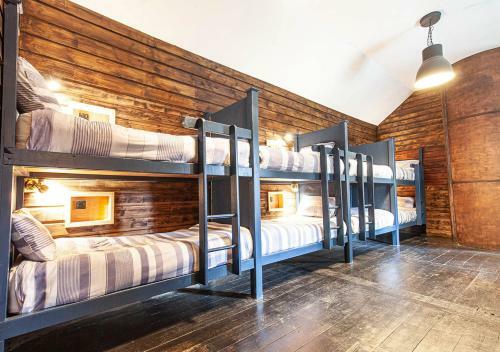 The Valley House Hostel & Bar