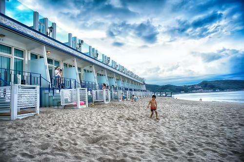 Hotel White House Beach Resort