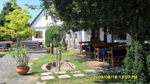 Hotel Gastland M1 Restaurant & Conference Center
