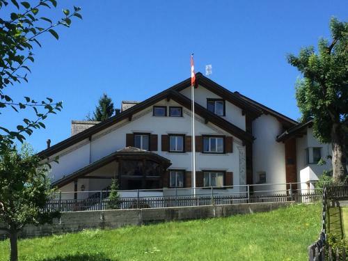 Bellaval Hotel & Restaurant