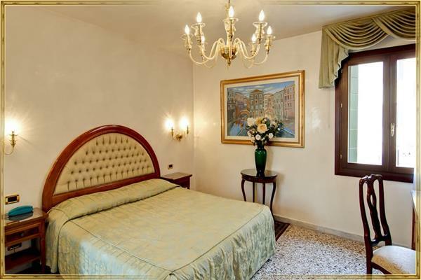 Hotel Antica Casa Carettoni