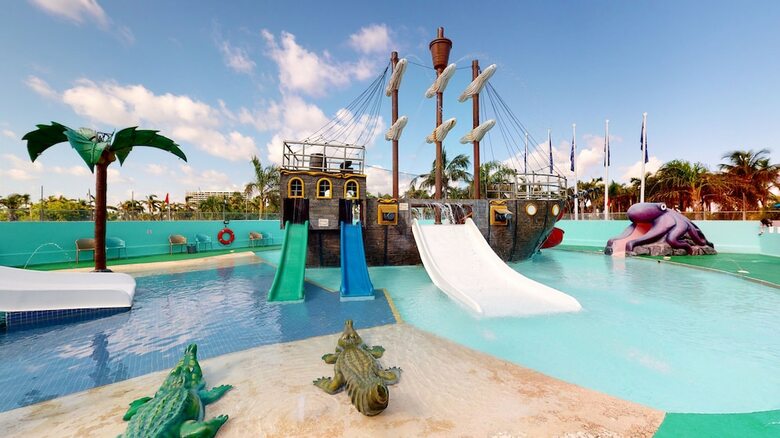 Hotel Seadust Cancun Family Resort