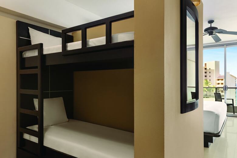 Hotel Seadust Cancun Family Resort