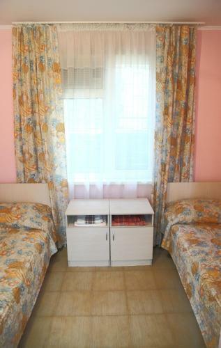 Hostal Guest House Alyans