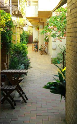 Hostal Guest House Alyans