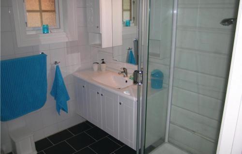 Holiday Home Ikornnes Elvebu