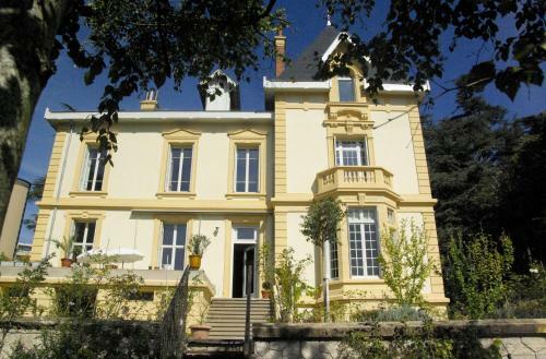 Hostal Villa Roassieux