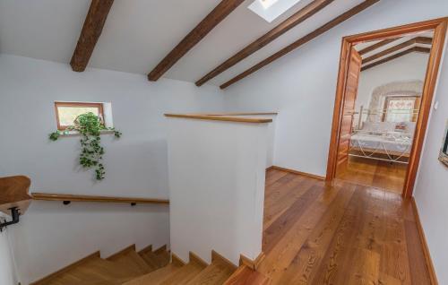Hostal Holiday Home Peresiji 81