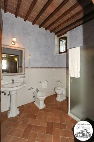 Hostal Agriturismo Castello La Grancia Di Spedaletto
