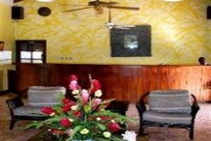 Hotel Toby's Resort