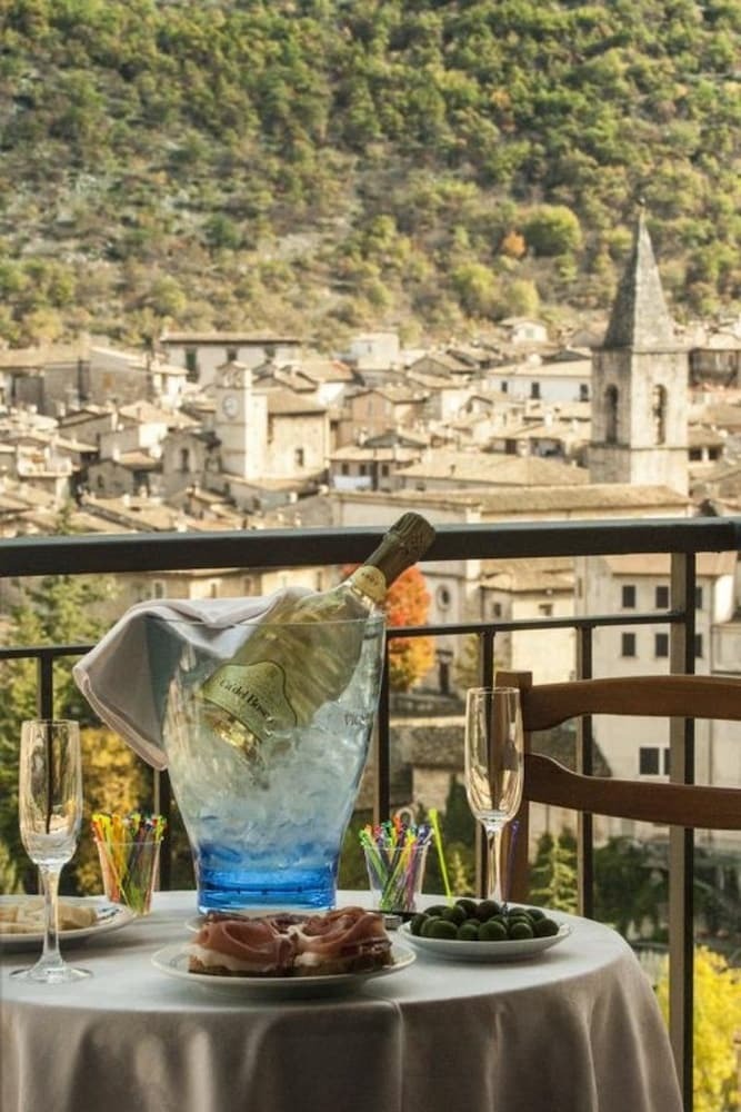 Hotel Albergo Miramonti
