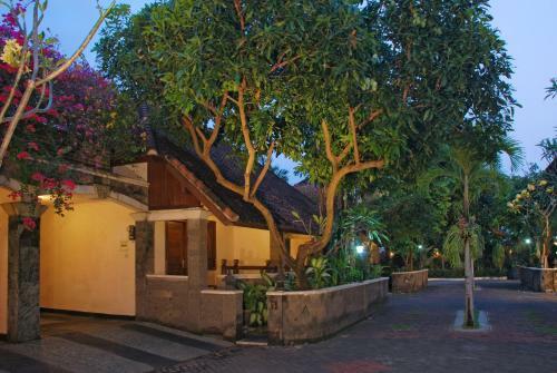 Hostal Taman Ayu 212