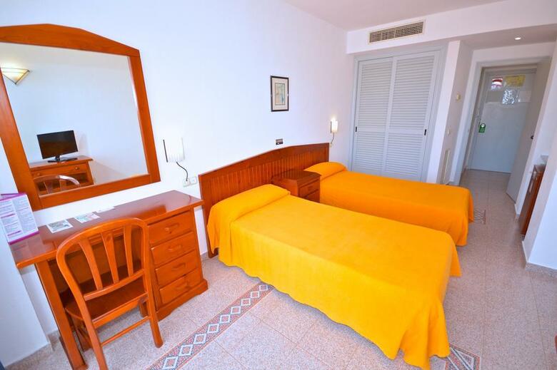 Molins Park Hostal