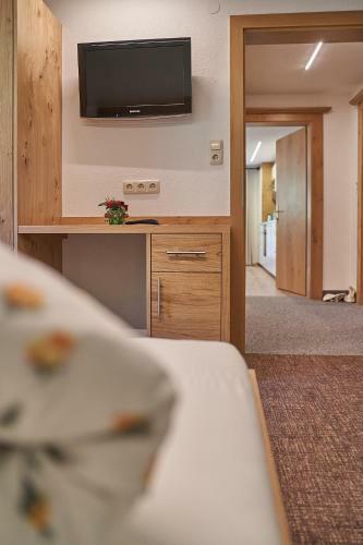 Hostal Hotel Garni Sch�nblick