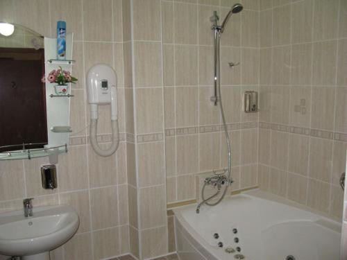 Bed & Breakfast Gostiniy Dvor On Troitskaya