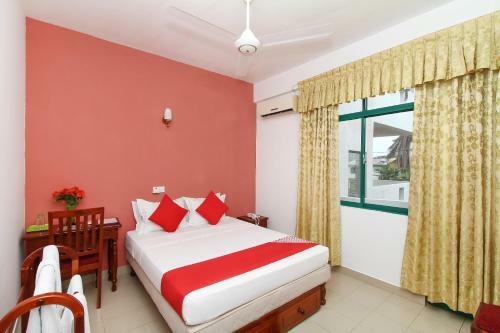 Night Station Hotel