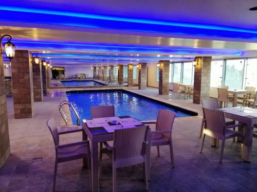 Seven Days Hotel
