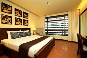 Pinnacle Lumpinee Hotel & Spa