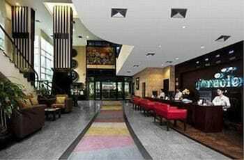 Pinnacle Lumpinee Hotel & Spa