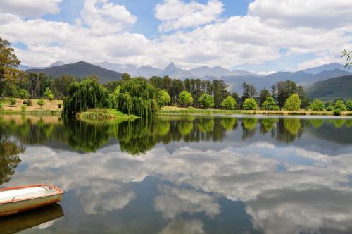 Hotel Lake Naverone Holiday Cottages