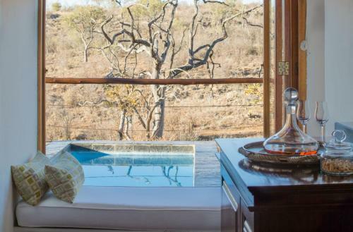 Royal Madikwe Luxury Safari Lodge