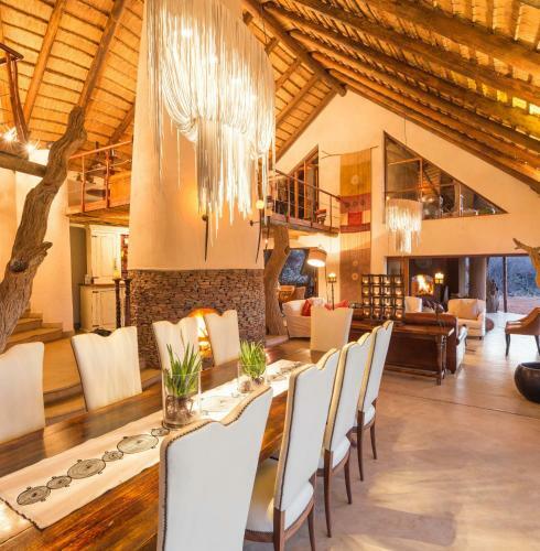 Royal Madikwe Luxury Safari Lodge