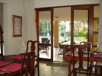 Hostal The Guest House Pongola