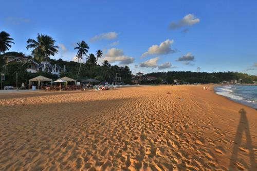 Hotel Thaprobane Beach House