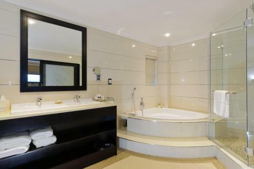Hostal Executive Suites At 555