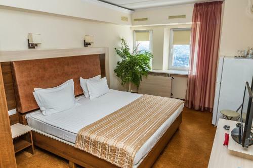 7 Sky Hotel Klinicheskaya Street