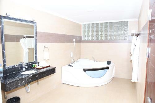 Tiffany Diamond Hotel
