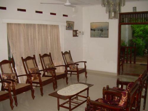 Hostal Bandhusena House & Apartment