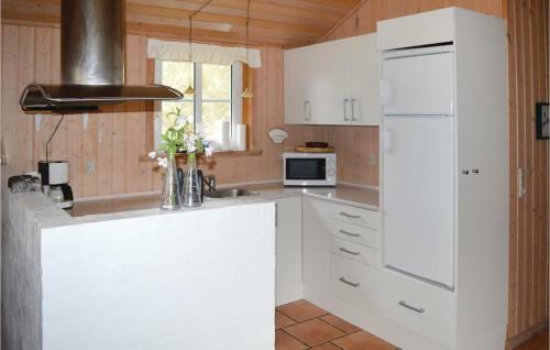 Hostal Holiday Home Torndrup Strand Hals
